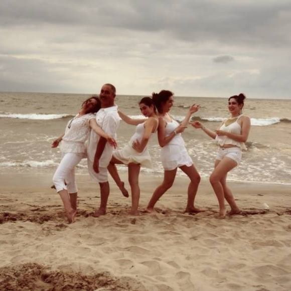 Meet your Posher, Maira - Picture 1 of 1